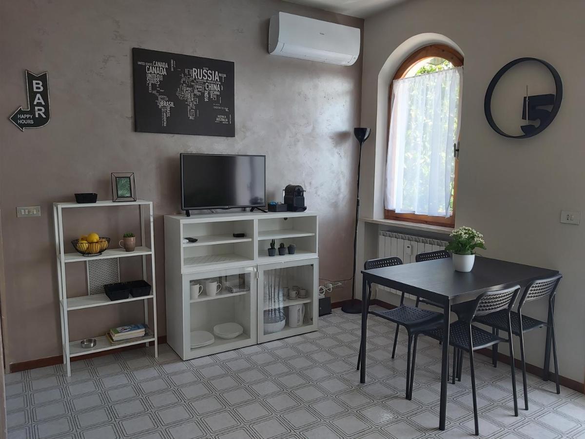 I Limoni Bilocale In Residence Con Piscina Peschiera del Garda Ngoại thất bức ảnh