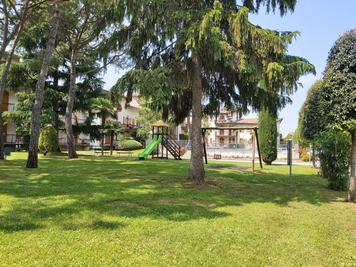 I Limoni Bilocale In Residence Con Piscina Peschiera del Garda Ngoại thất bức ảnh