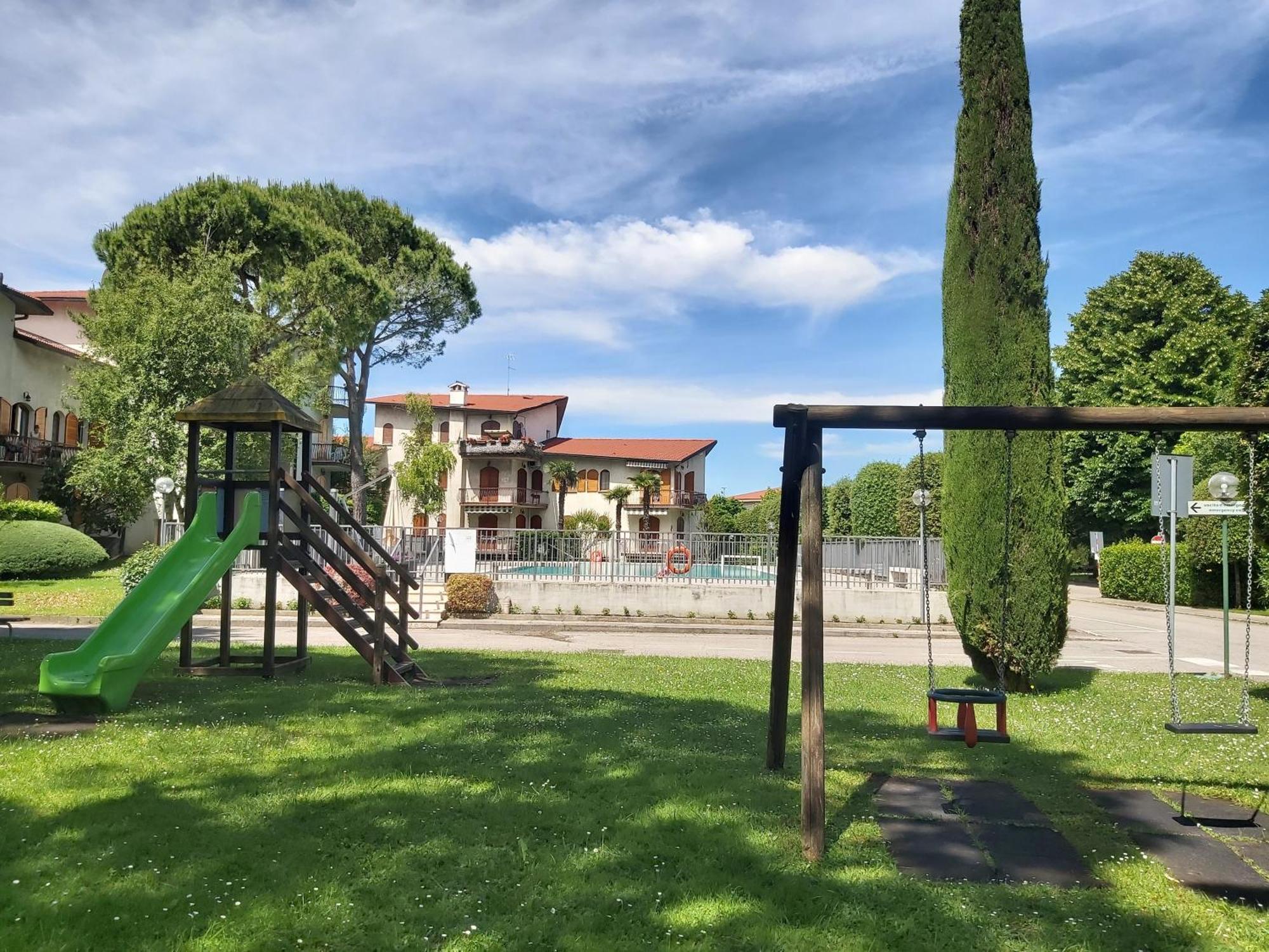 I Limoni Bilocale In Residence Con Piscina Peschiera del Garda Ngoại thất bức ảnh
