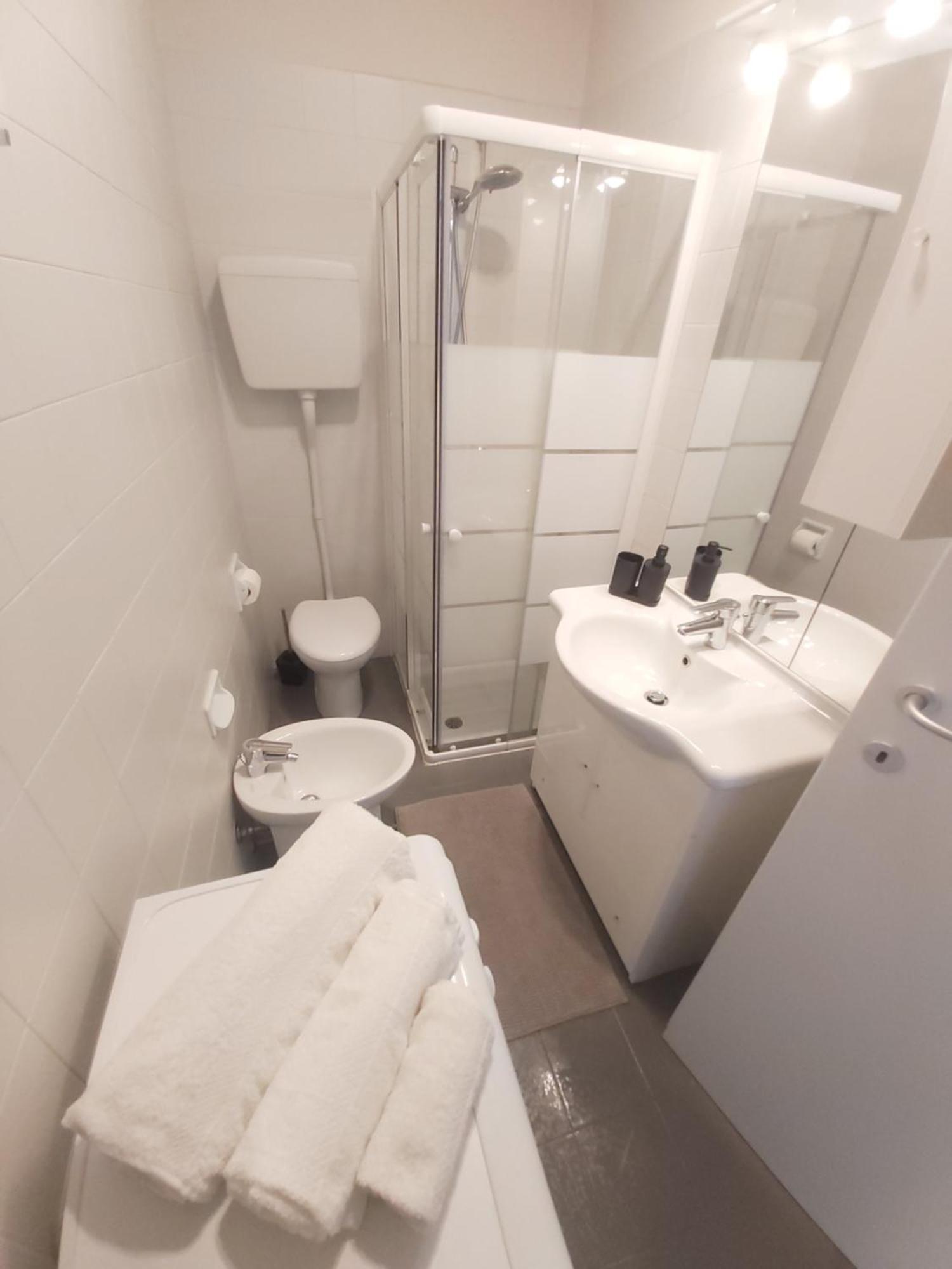 I Limoni Bilocale In Residence Con Piscina Peschiera del Garda Ngoại thất bức ảnh
