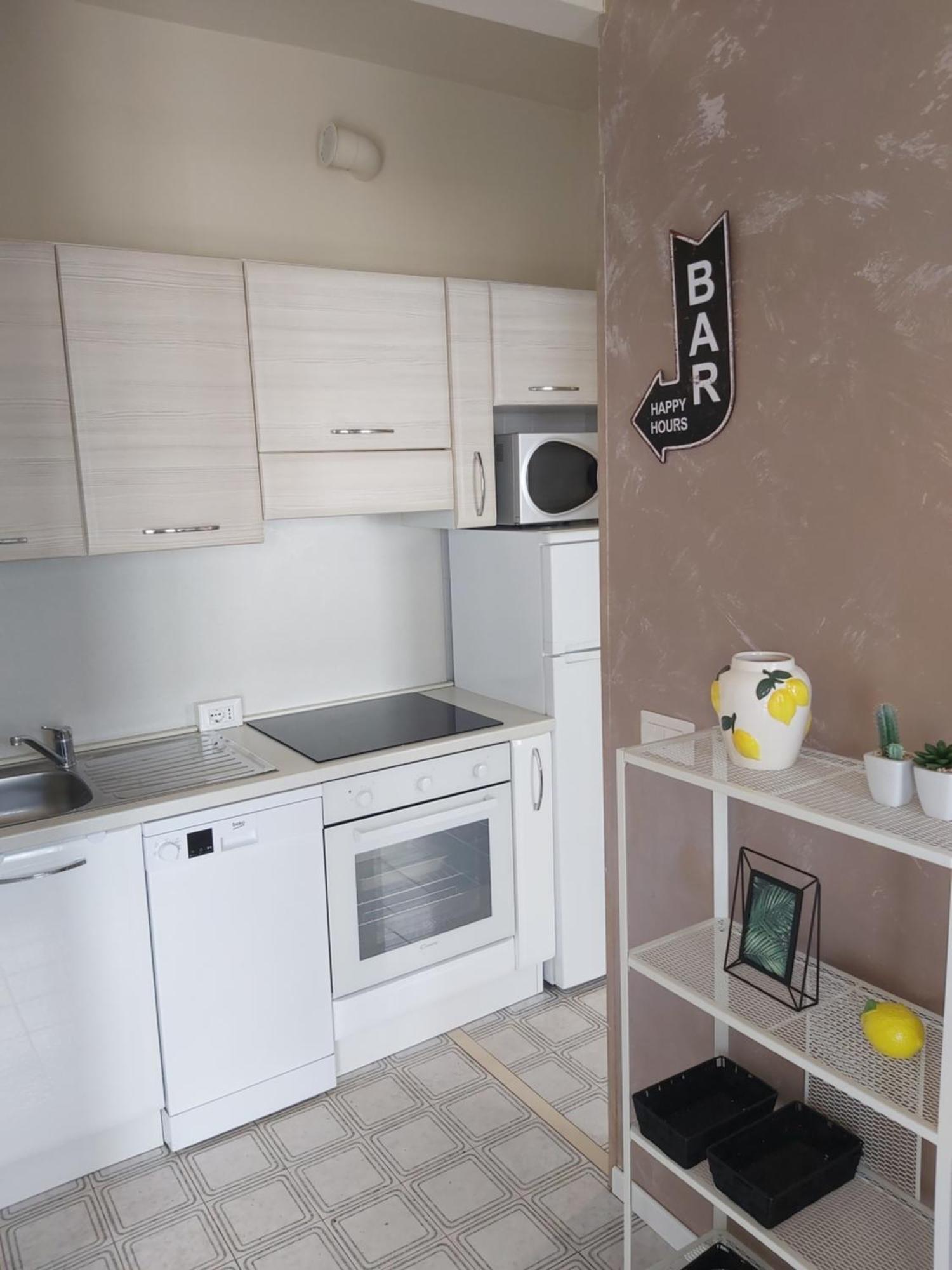 I Limoni Bilocale In Residence Con Piscina Peschiera del Garda Ngoại thất bức ảnh